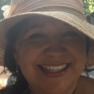 Meet your Posher, Yolanda